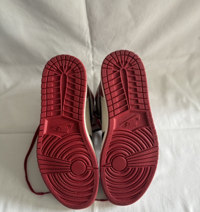 2018 Jordan 1 Retro High Og Bred Toe