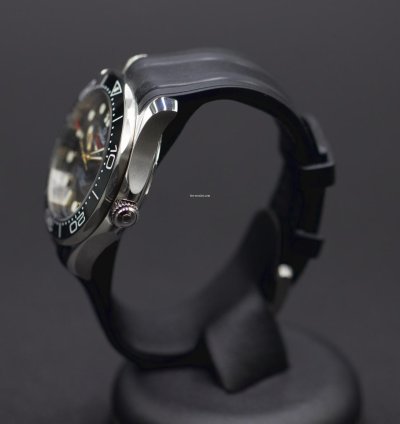 Omega Seamaster Diver 300 James Bond Limited Set Full Set - Like New 2021