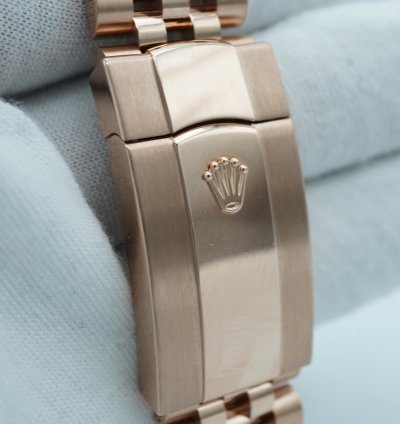 Rolex Sky-dweller 336935 Sky-dweller 42 Mm 18k Rose Gold Blue Dial Oyster Bracelet Complete Set 2024
