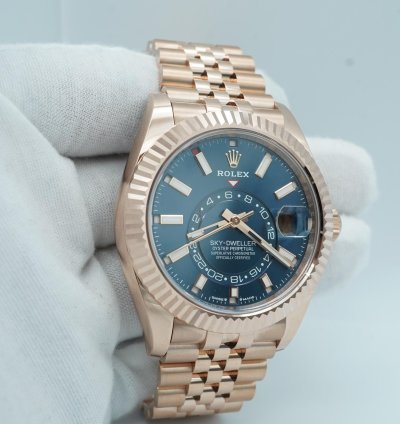 Rolex Sky-dweller 336935 Sky-dweller 42 Mm 18k Rose Gold Blue Dial Oyster Bracelet Complete Set 2024