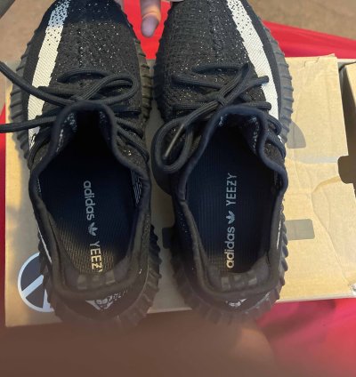 Yeezy Boost 350 V2 Oreo