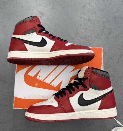 2022 Jordan 1 Retro High Og Chicago Lost Found