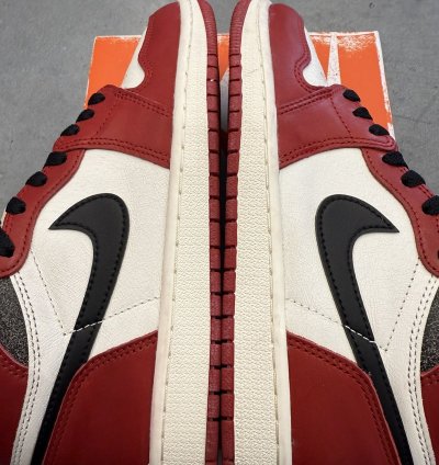 2022 Jordan 1 Retro High Og Chicago Lost Found