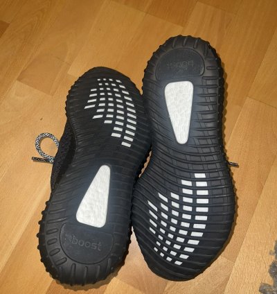 Yeezy Boost 350 V2 Static Black