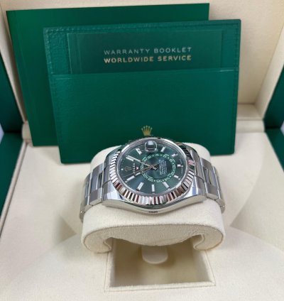 Rolex Sky-dweller 42 Mm Oystersteel And White Gold Green Dial Sky Dweller 336934
