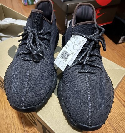 Yeezy Boost 350v2 Black