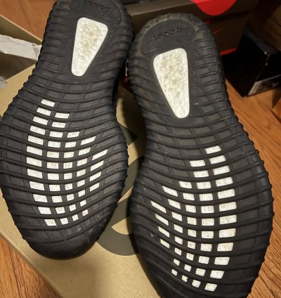 Yeezy Boost 350v2 Black