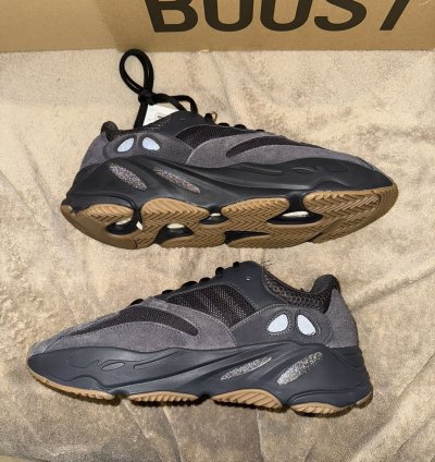 Yeezy Boost 700