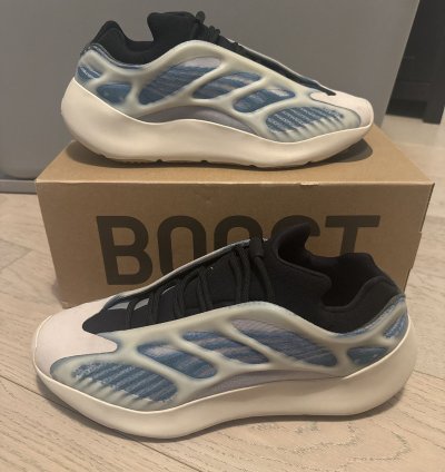 Yeezy Boost 700 B75571 Kyanite