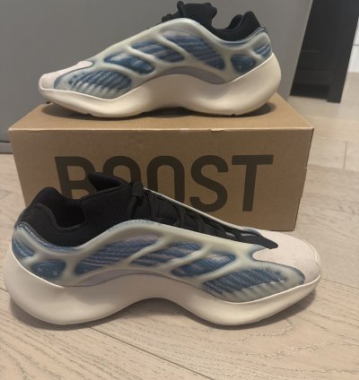 Yeezy Boost 700 B75571 Kyanite