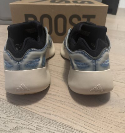 Yeezy Boost 700 B75571 Kyanite