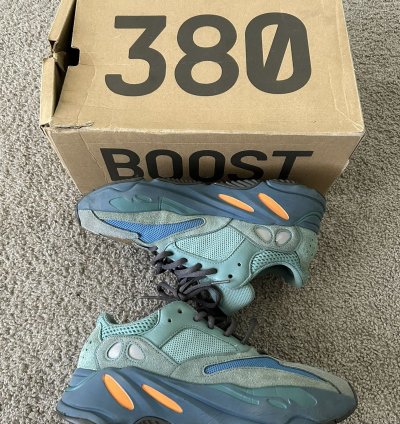 Yeezy Boost 700 Faded Azure Size 8 5