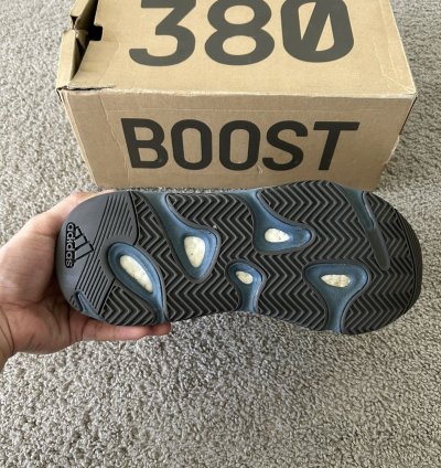 Yeezy Boost 700 Faded Azure Size 8 5