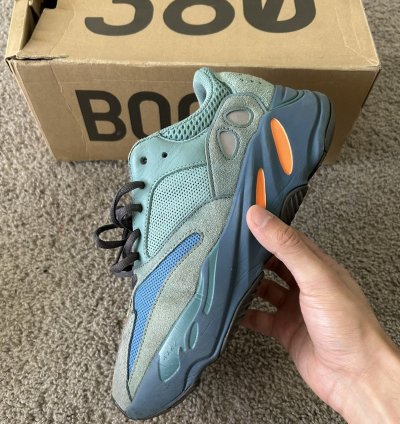Yeezy Boost 700 Faded Azure Size 8 5