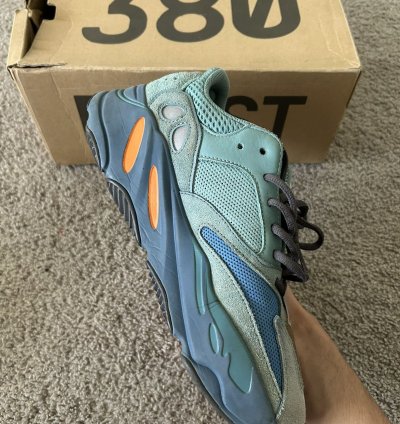 Yeezy Boost 700 Faded Azure Size 8 5