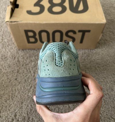 Yeezy Boost 700 Faded Azure Size 8 5