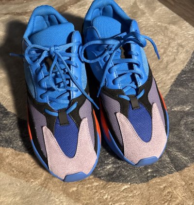 Yeezy Boost 700 Hi-res Blue
