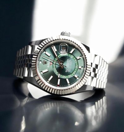 Rolex Sky-dweller 42mm 336934-0002 Mint Green Dial