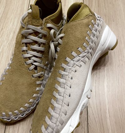 Air Footscape Woven Chukka Gold Light Orewood Suede Leather