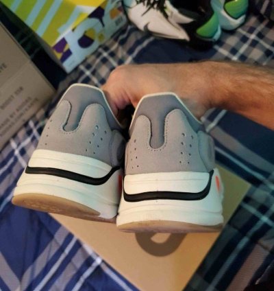 Yeezy Boost 700 Magnet