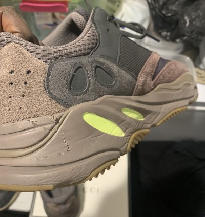 Yeezy Boost 700 Mauve 2018