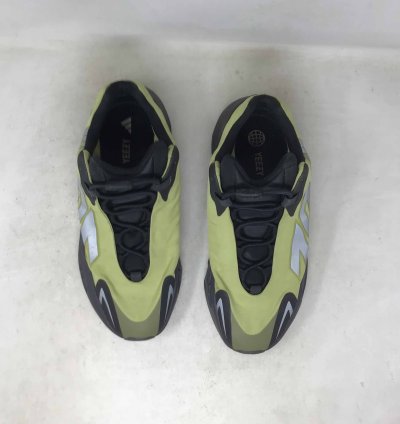 Yeezy Boost 700 Mnvn Resin