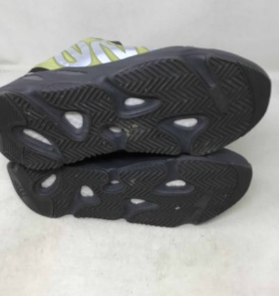 Yeezy Boost 700 Mnvn Resin