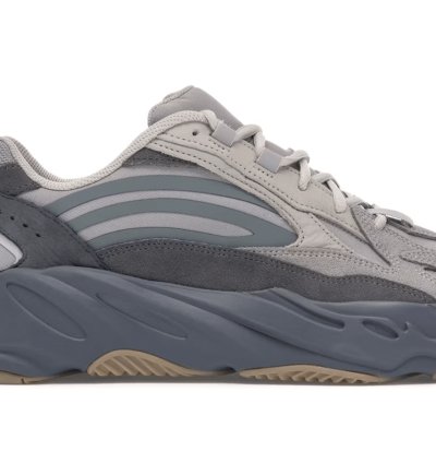 Yeezy Boost 700 V2 deadstock