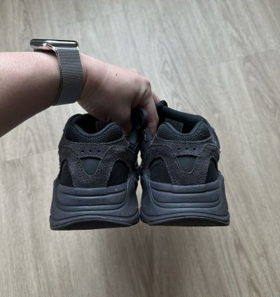 Yeezy Boost 700 V2 Vanta