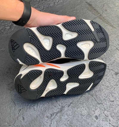 Yeezy Boost 700 Wave Runner 2017