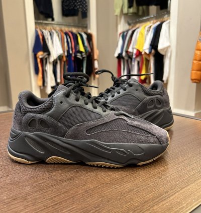 Yeezy Boost 700- Utility Black