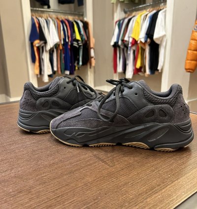 Yeezy Boost 700- Utility Black