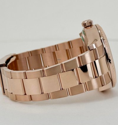 Rolex Sky-dweller 42mm Fluted Bezel Everose Gold Blue Index Dial Oyster Bracelet 336935