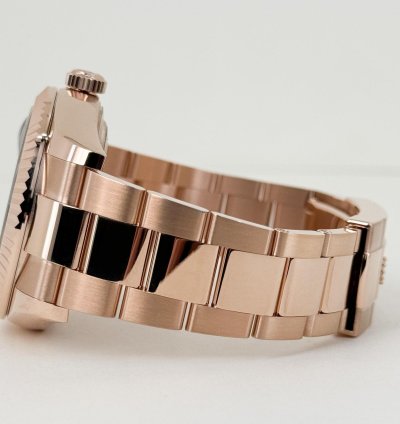 Rolex Sky-dweller 42mm Fluted Bezel Everose Gold Blue Index Dial Oyster Bracelet 336935