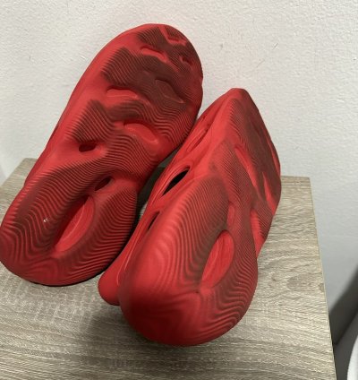 Yeezy Foam Rnnr - Vermillion