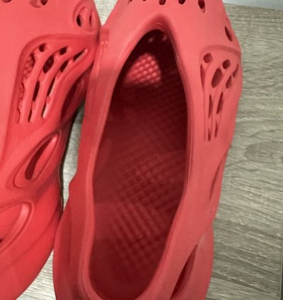 Yeezy Foam Rnnr - Vermillion