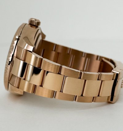 Rolex Sky-dweller 42mm Fluted Bezel Everose Gold White Index Dial Oyster Band 326935