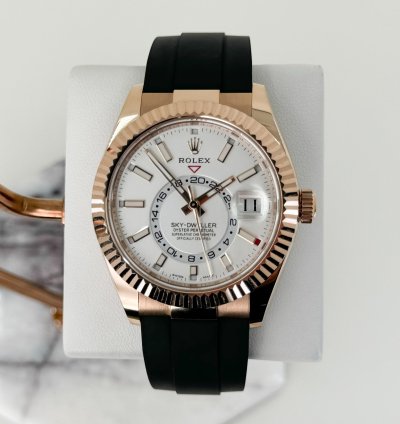 Rolex Sky-dweller 42mm Fluted Bezel Rose Gold White Index Dial Oysterflex Band 326235