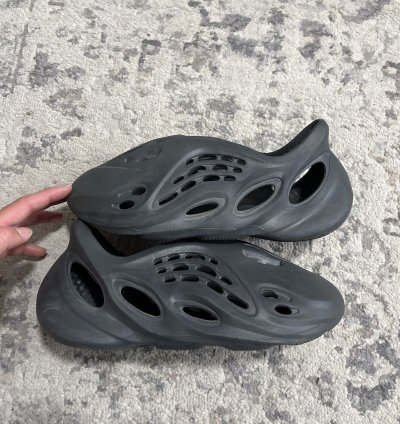 Yeezy Foamrunner Size 10 Onyx