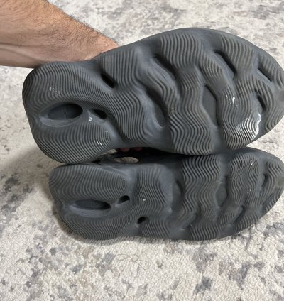 Yeezy Foamrunner Size 10 Onyx
