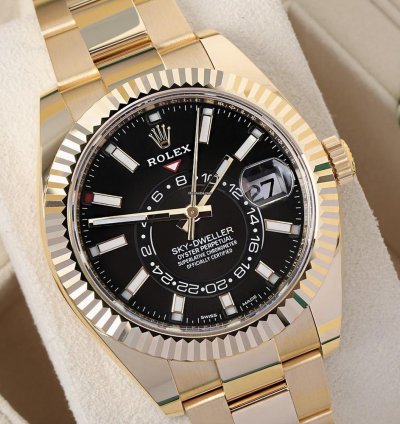 Rolex Sky-dweller 42mm Oyster 326938 Yellow Gold Watch Black Index Dial Never Worn