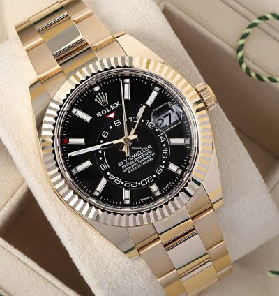Rolex Sky-dweller 42mm Oyster 326938 Yellow Gold Watch Black Index Dial Never Worn