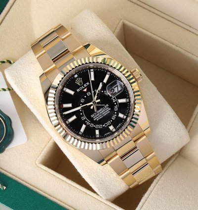 Rolex Sky-dweller 42mm Oyster 326938 Yellow Gold Watch Black Index Dial Never Worn