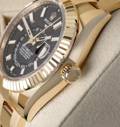 Rolex Sky-dweller 42mm Oyster 326938 Yellow Gold Watch Black Index Dial Never Worn