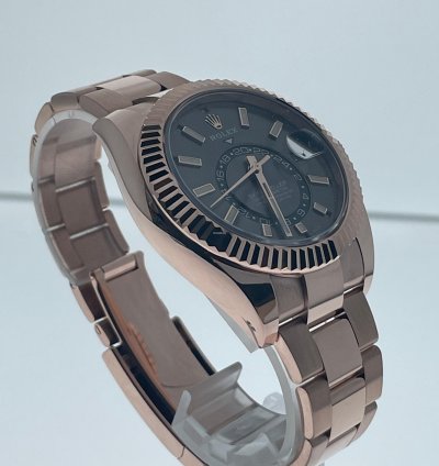 Rolex Sky-dweller 42mm Rhodium Dial Everose Gold