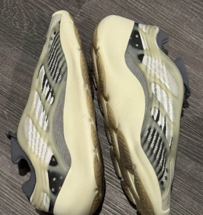Yeezy V3 Fade Salt