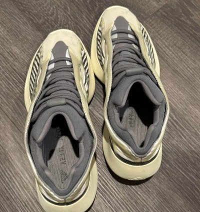 Yeezy V3 Fade Salt