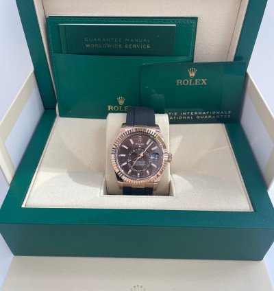 Rolex Sky-dweller 42mm Rose Gold Chocolate Index Dial Oysterflex Bracelet 326235