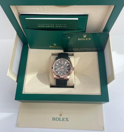 Rolex Sky-dweller 42mm Rose Gold Chocolate Index Dial Oysterflex Bracelet 326235