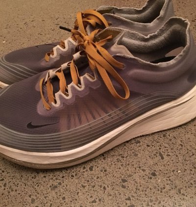 Zoom Fly Grey Gold